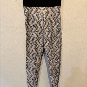Ultracor Black and Gray Chevron Leggings